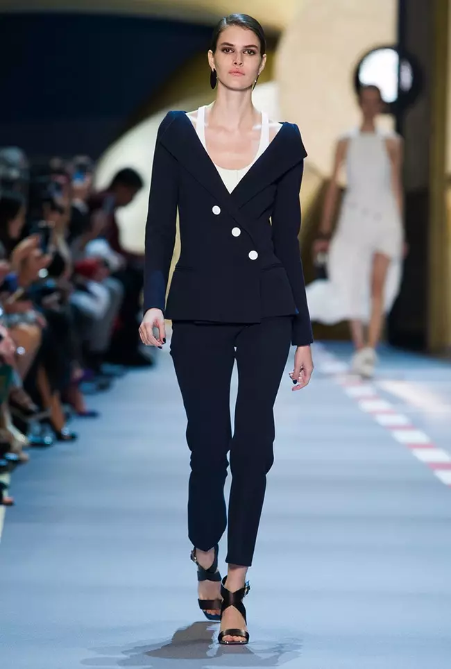 Mugler Spring 2016 | Paris Fashion Week