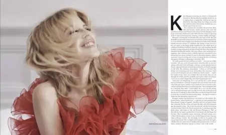 Kylie Minogue ئاۋسترالىيە Vogue ئۈچۈن تەبرىكلەش مودا كىيىدۇ
