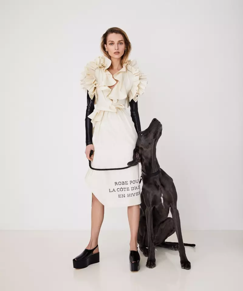 Daga Ziober Models Pamoja na Canines Stylish kwa Kisasa Anasa