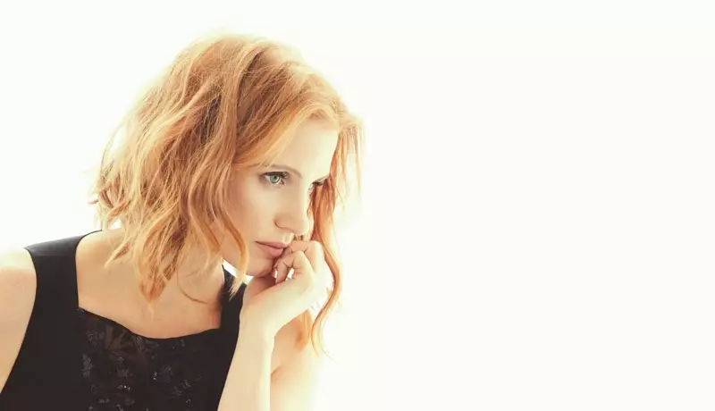 Wojambula Jessica Chastain amamuyandikira pafupi ndi gawoli