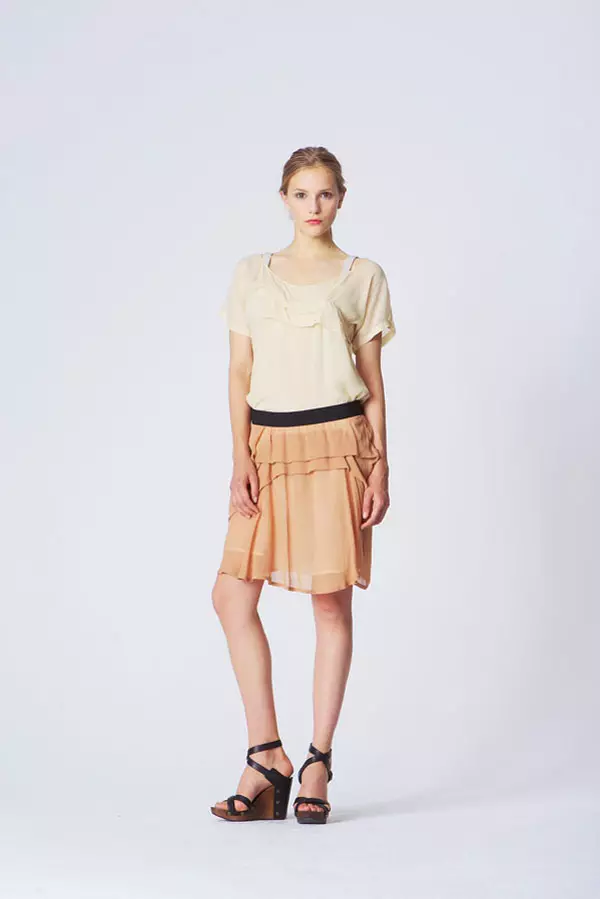 Chloe Summer 2011 Collection တွင် ကြည့်ရှုပါ။