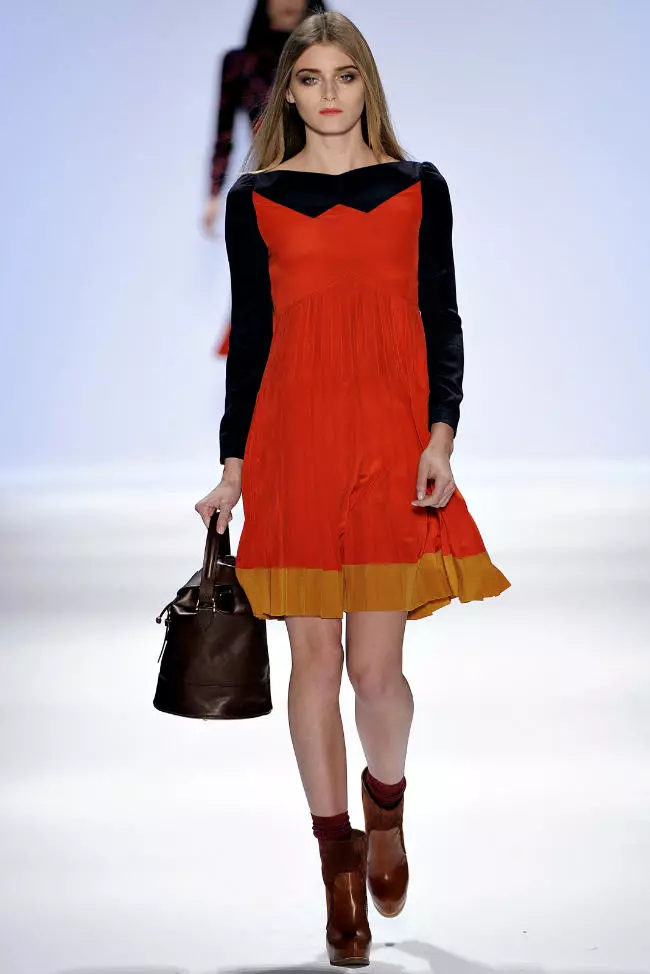 Jill Stuart Fall 2011 | နယူးယောက်ဖက်ရှင်ရက်သတ္တပတ်