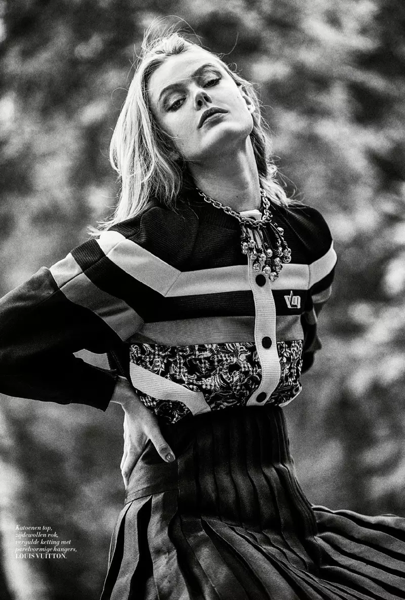 Frida Gustavsson posa en blanco y negro para L'Officiel Países Bajos