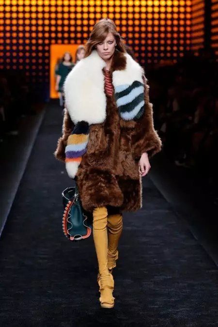 Fendi Caij nplooj zeeg 2016 | Milan Fashion Week