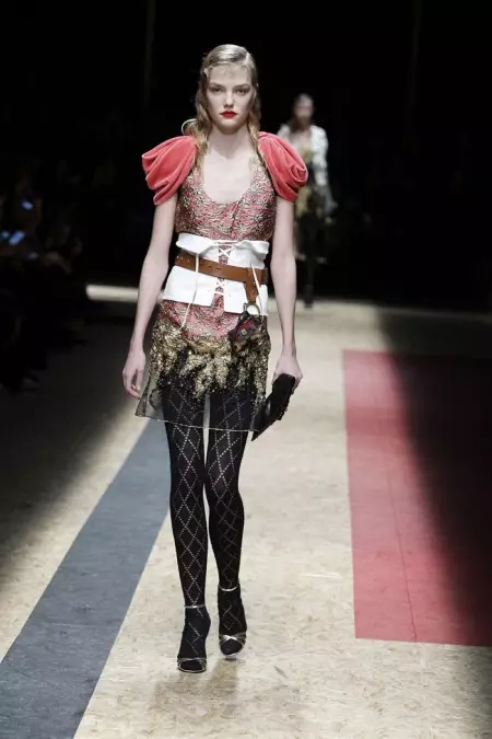 Prada Fall 2016 | Beke ea feshene ea Milan