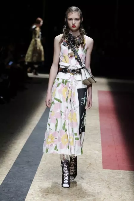 Prada Fall 2016 | Milan Fashion Week