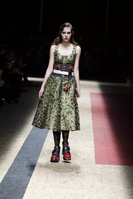 Prada mùa thu 2016 | Tuần lễ thời trang Milan