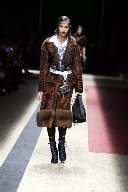 Prada Fall 2016 | มิลานแฟชั่นวีค