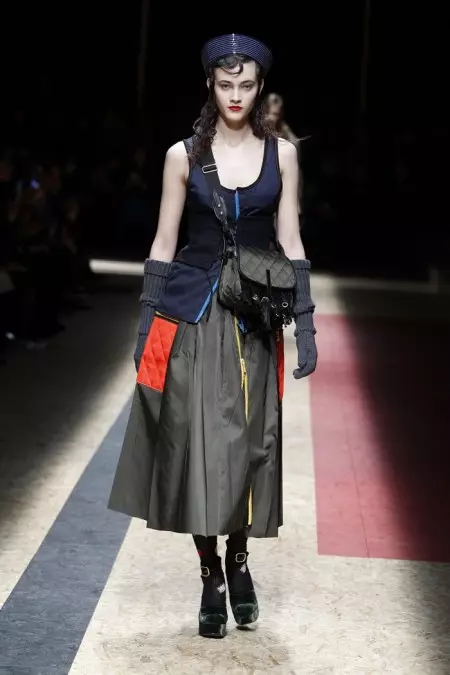 Prada Autunno 2016 | Settimana della moda milanese