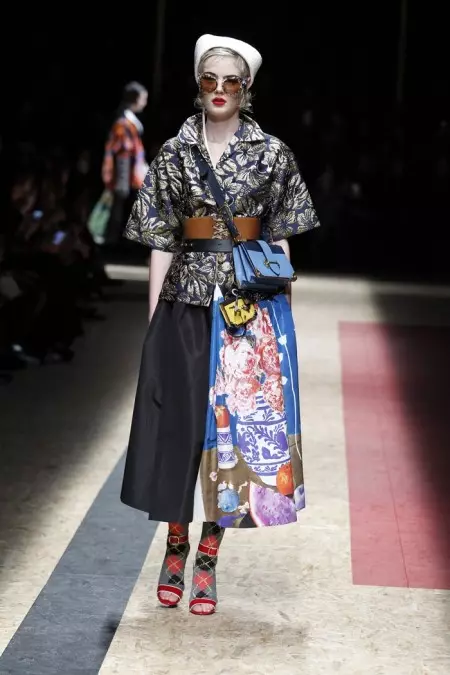 Prada Fall 2016 | Beke ea feshene ea Milan