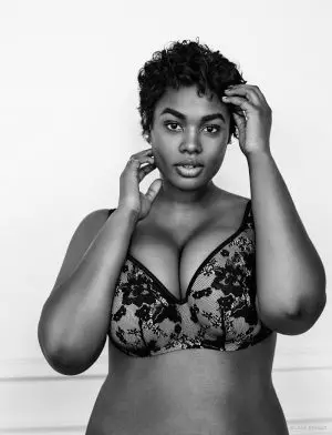 Lane Bryant تۇنجى قېتىم #ImNoAngel Plus چوڭلۇقى ئىچ كىيىم پائالىيىتى