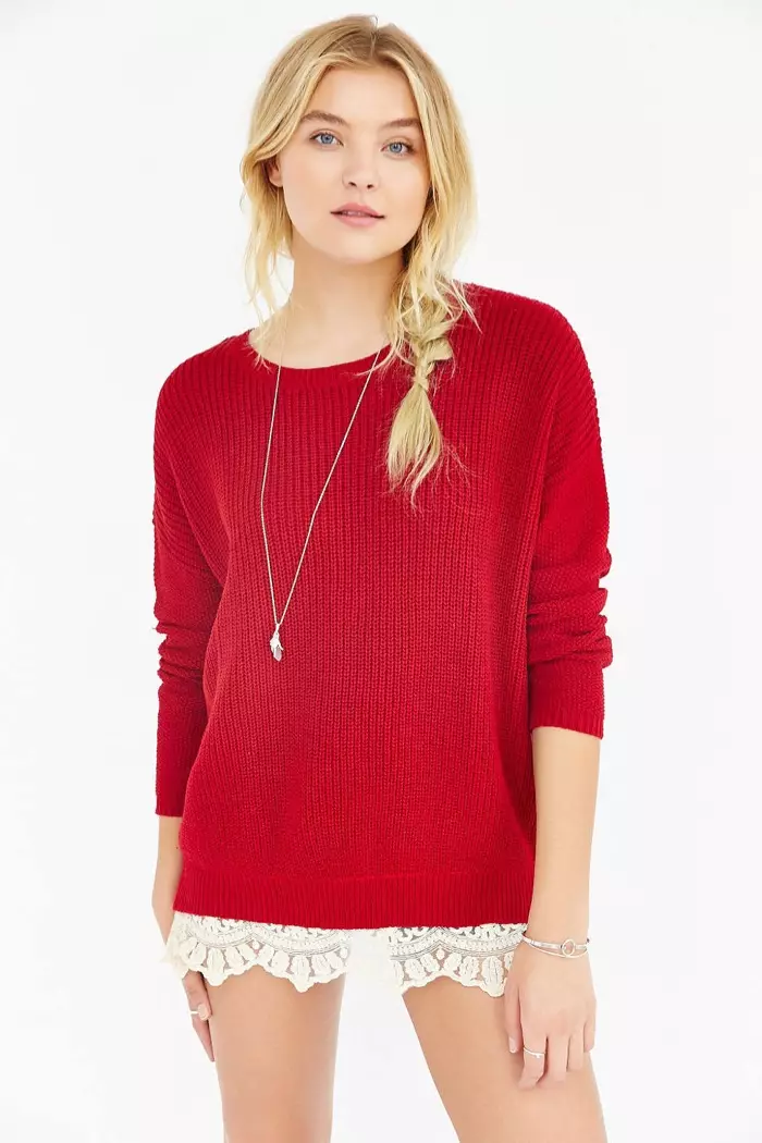 Pins lan Jarum Lace Trim Sweater ing Red kasedhiya kanggo $59,00