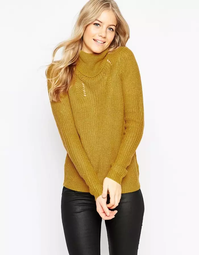 Suéter Vila Turtleneck em Mostarda disponível por $ 32,25