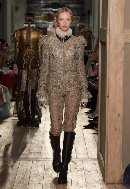 Valentino Alu Siekisipia mo Fall Haute Couture