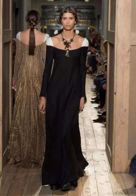 Valentino Goes Shakespearean pro podzimní Haute Couture