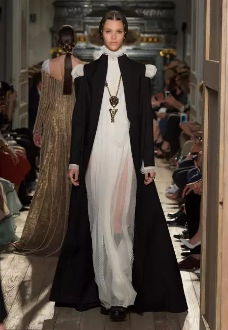 Valentino Alu Siekisipia mo Fall Haute Couture