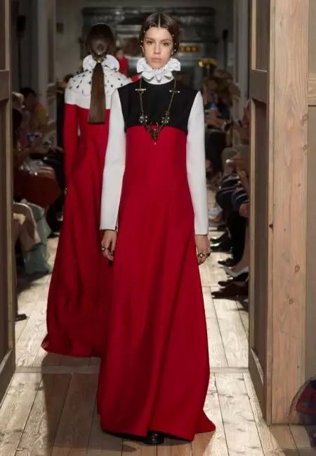 Valentino Alu Siekisipia mo Fall Haute Couture