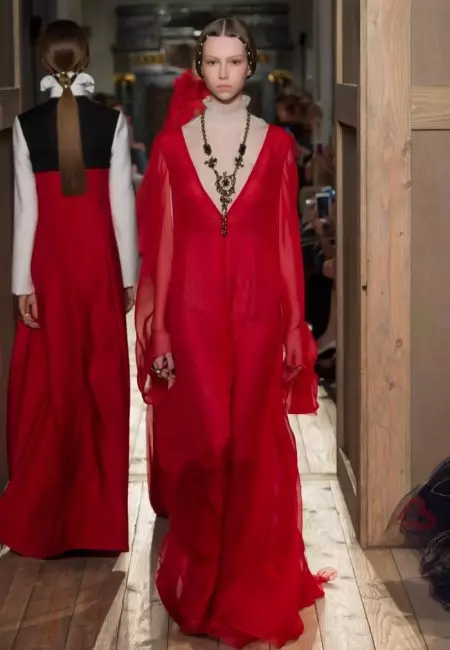 Valentino Goes Shakespearean pikeun Fall Haute Couture