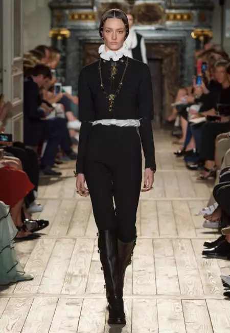 Valentino ji bo Fall Haute Couture diçe Shakespearean