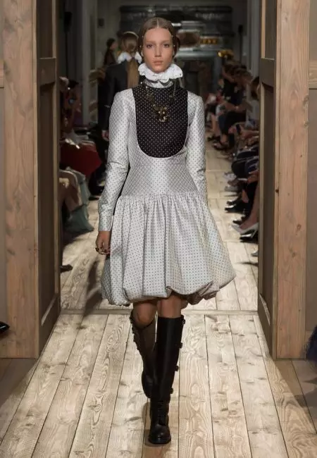 Valentino Alu Siekisipia mo Fall Haute Couture