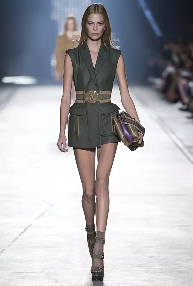 Selemo sa Versace 2016 | Beke ea feshene ea Milan