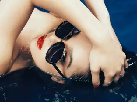 Hailee Steinfeld ดื่มด่ำกับ Prive Revaux 'La Vita' Shades