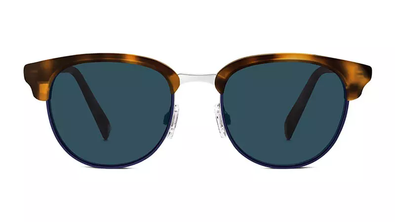 Muraayadaha Warby Parker Webster ee Oak Barrel oo wata Ciidanka Badda $195