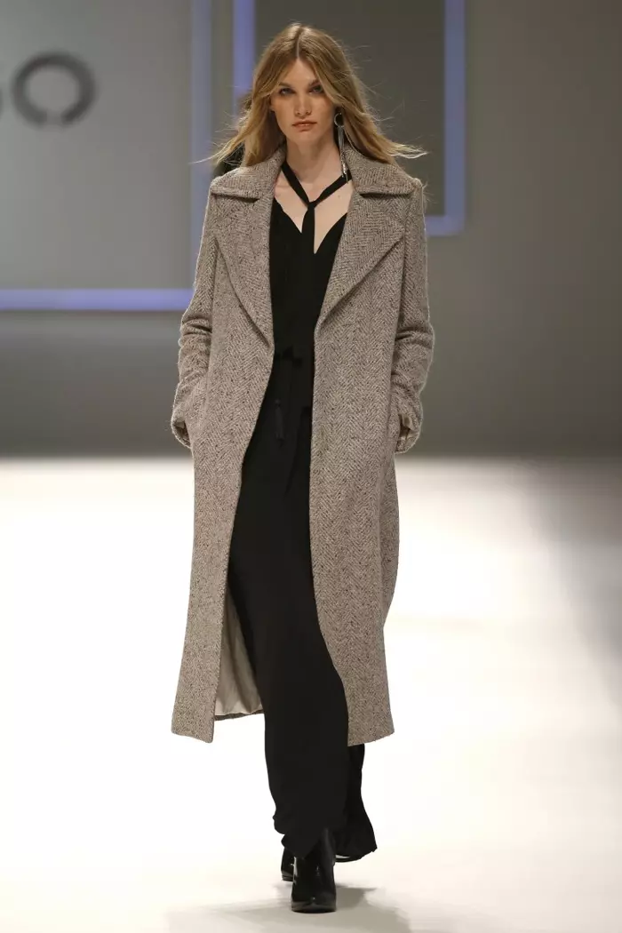 Ana Beatriz Barros ले Mango's Rock & Roll Inspired Fall 2015 शोको नेतृत्व गर्छ