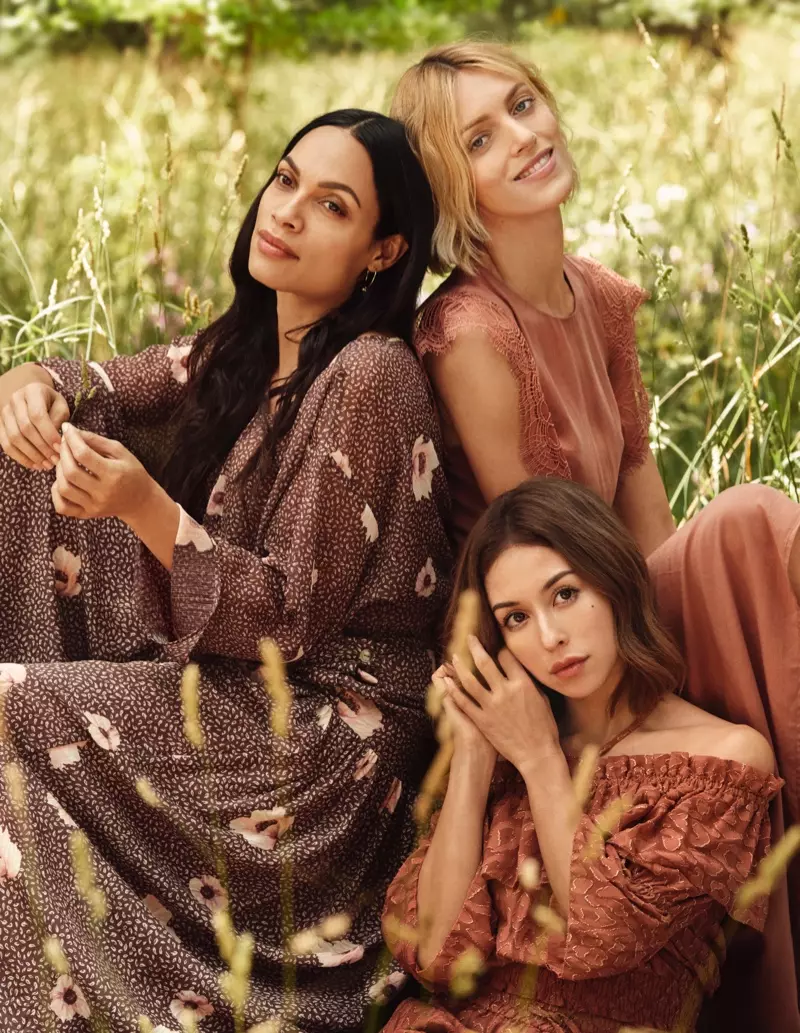 Rosario Dawson en Anja Rubik stjer yn 'e kampanje fan H&M Conscious Collection 2019