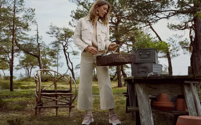 Sophie Strobele ĉefrolas en la kampanjo de H&M Conscious Denim aŭtuna 2019