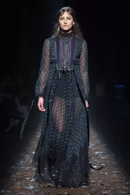 Faiaoga Aumai Gothic Romance i le Fall 2018 Show