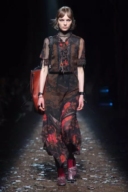 Faiaoga Aumai Gothic Romance i le Fall 2018 Show