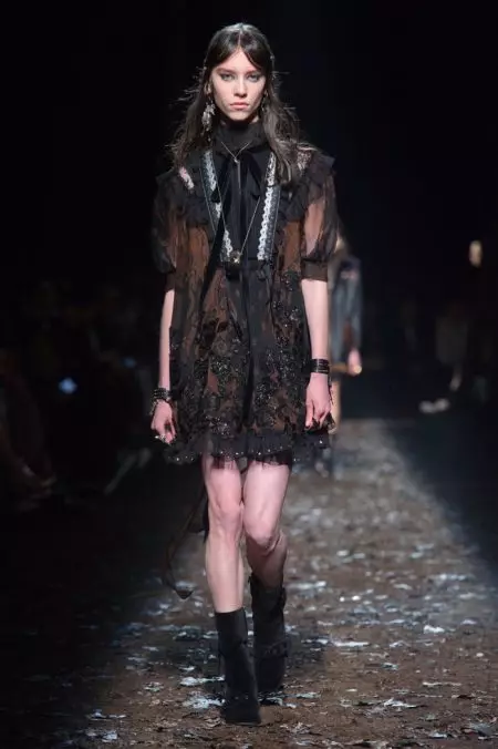 Faiaoga Aumai Gothic Romance i le Fall 2018 Show