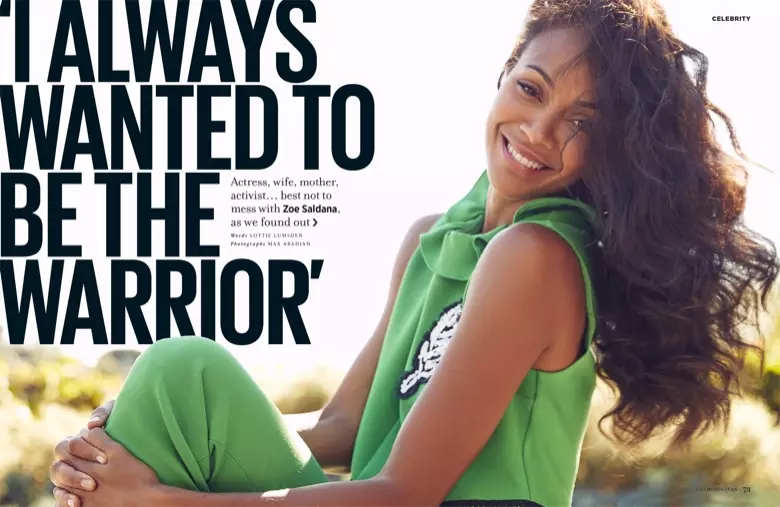 Con una sonrisa, Zoe Saldana posa con un conjunto verde