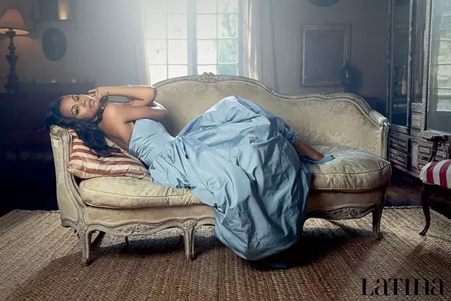 Zoe-Saldana-Latina-雜誌-2015 年 12 月-圖片03