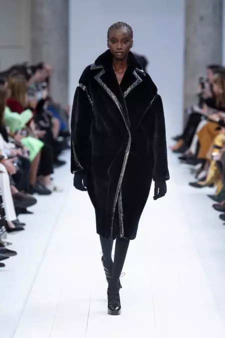 Max Mara na-eweta Vibes Explorer na ọdịda 2020