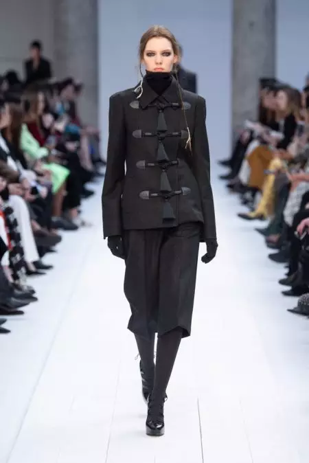 Tugann Max Mara Vibes na dTaiscéalaithe go dtí Fall 2020