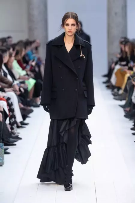 Gidala ni Max Mara ang Explorer Vibes sa Fall 2020