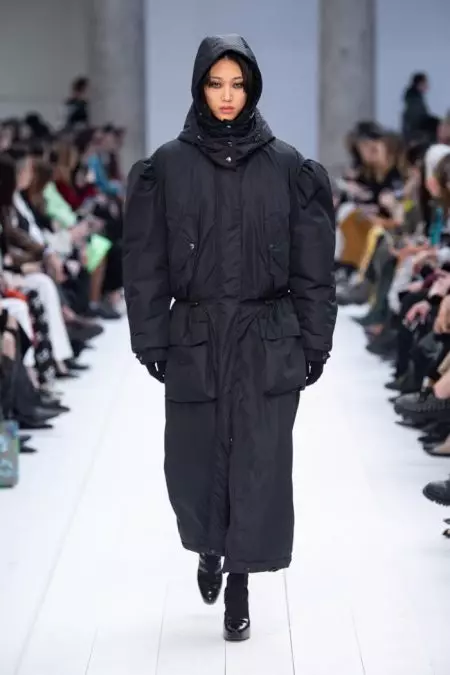 Max Mara Alportas Explorer Vibes al Aŭtuno 2020