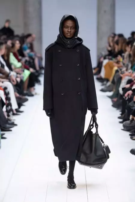 Tugann Max Mara Vibes na dTaiscéalaithe go dtí Fall 2020