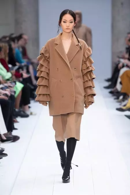 Tugann Max Mara Vibes na dTaiscéalaithe go dtí Fall 2020