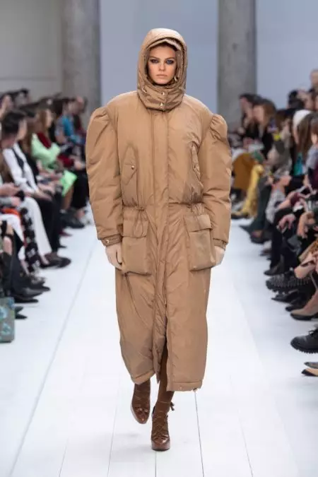 Max Mara na-eweta Vibes Explorer na ọdịda 2020