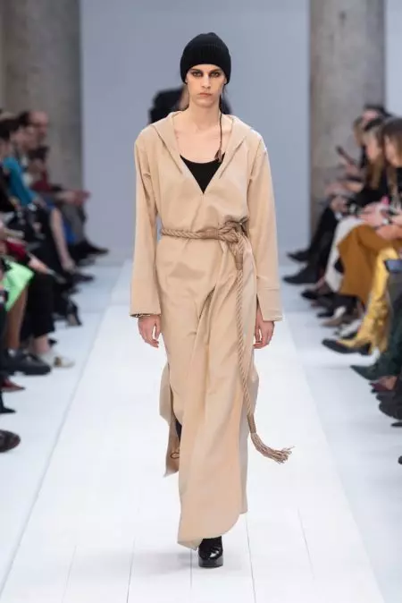 Max Mara သည် 2020 ဆောင်းဦးတွင် Explorer Vibes ကို ယူဆောင်လာပါသည်။