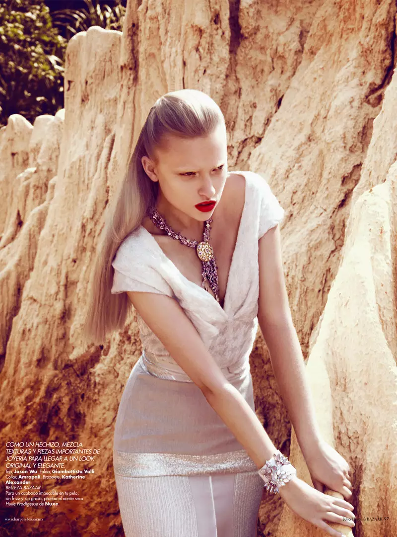 Marcelina Sowa és una dona de màgia blanca per a Harper's Bazaar Mexico de Kevin Sinclair