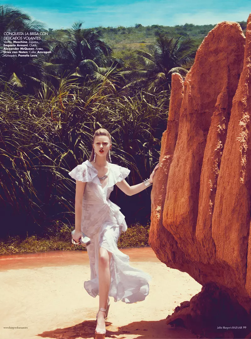 Marcelina Sowa es una Mujer de Magia Blanca para Harper's Bazaar México por Kevin Sinclair