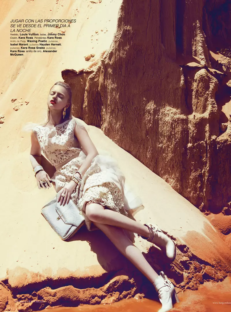 Marcelina Sowa ndi Mkazi Wamatsenga Woyera wa Harper's Bazaar Mexico wolemba Kevin Sinclair