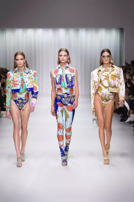 Versace 2018 yil bahori uchun 90-yillar arxiviga qaraydi