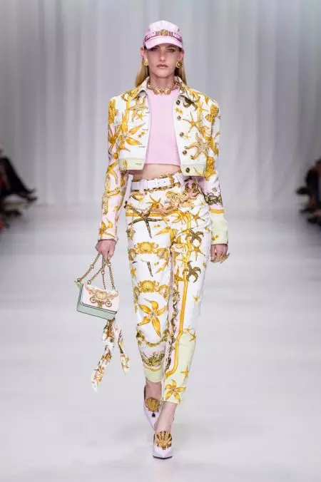 Versace 2018 yil bahori uchun 90-yillar arxiviga qaraydi