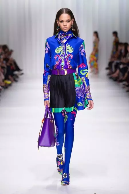 Versace 2018 yil bahori uchun 90-yillar arxiviga qaraydi