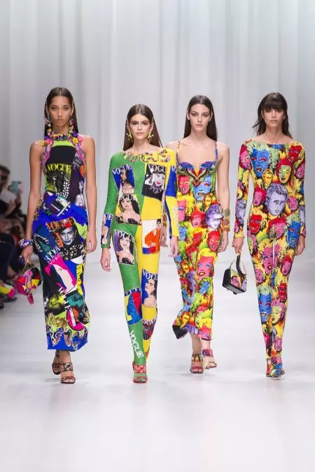 Versace वसन्त 2018 को लागि 90's अभिलेखहरूमा देखिन्छ